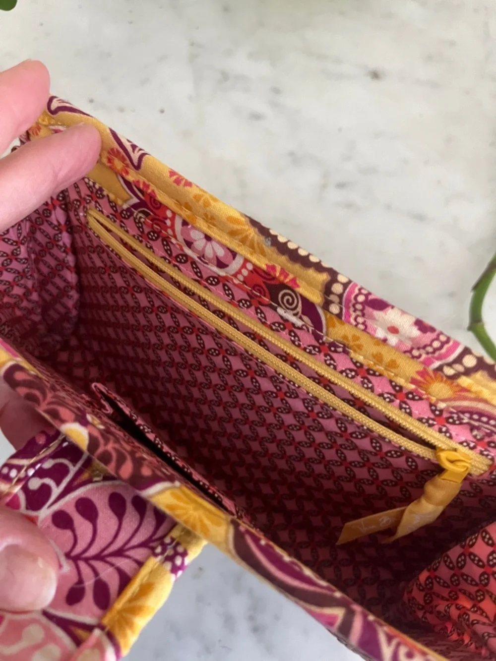 Vera Bradley Tiki Clutch with Bali Gold Pattern Excellent - Picture 5 of 9